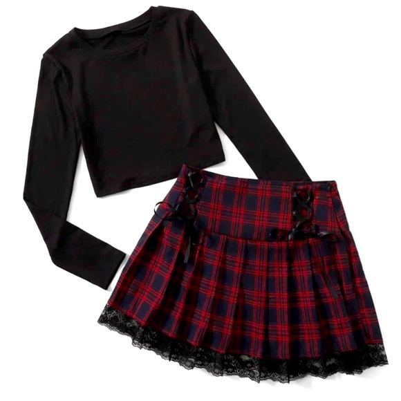 🖤New Solid Crop Tee & Tartan Pleated Skirt Set🖤